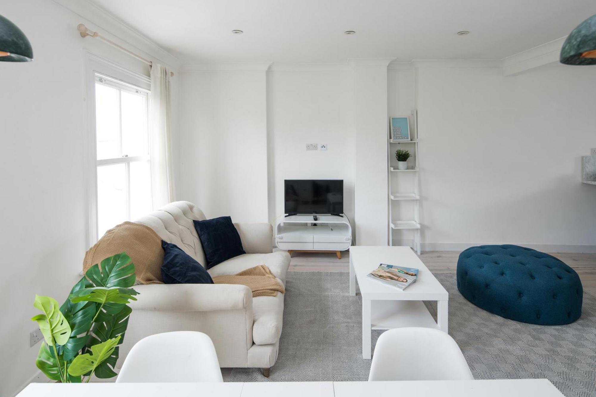 Apartament Elegant 2bd Flat Near Portobello Rd With Balcony